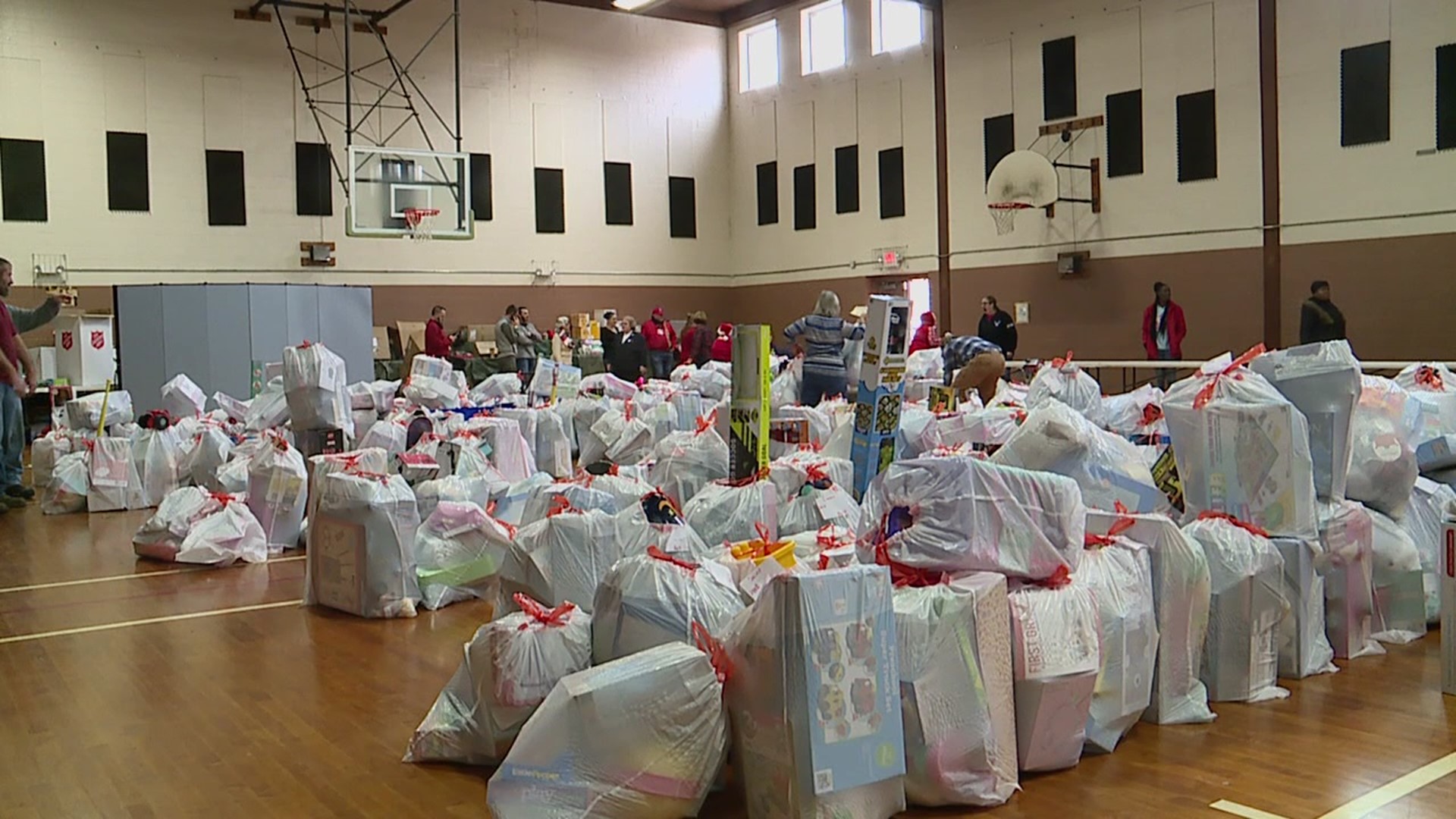More than 400 families received toys through the distribution.