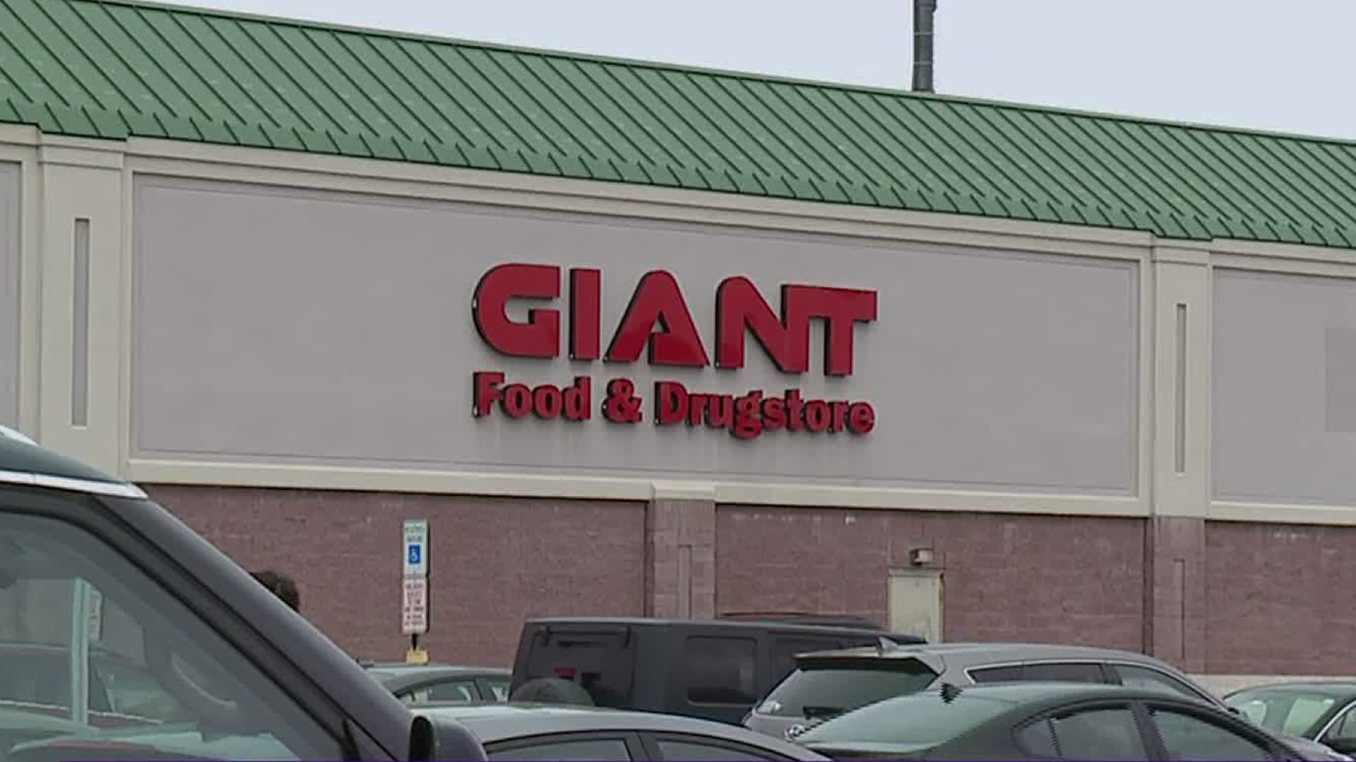 Giant announced that starting Saturday, its 24-hour stores will close at midnight and reopen at 6 a.m.