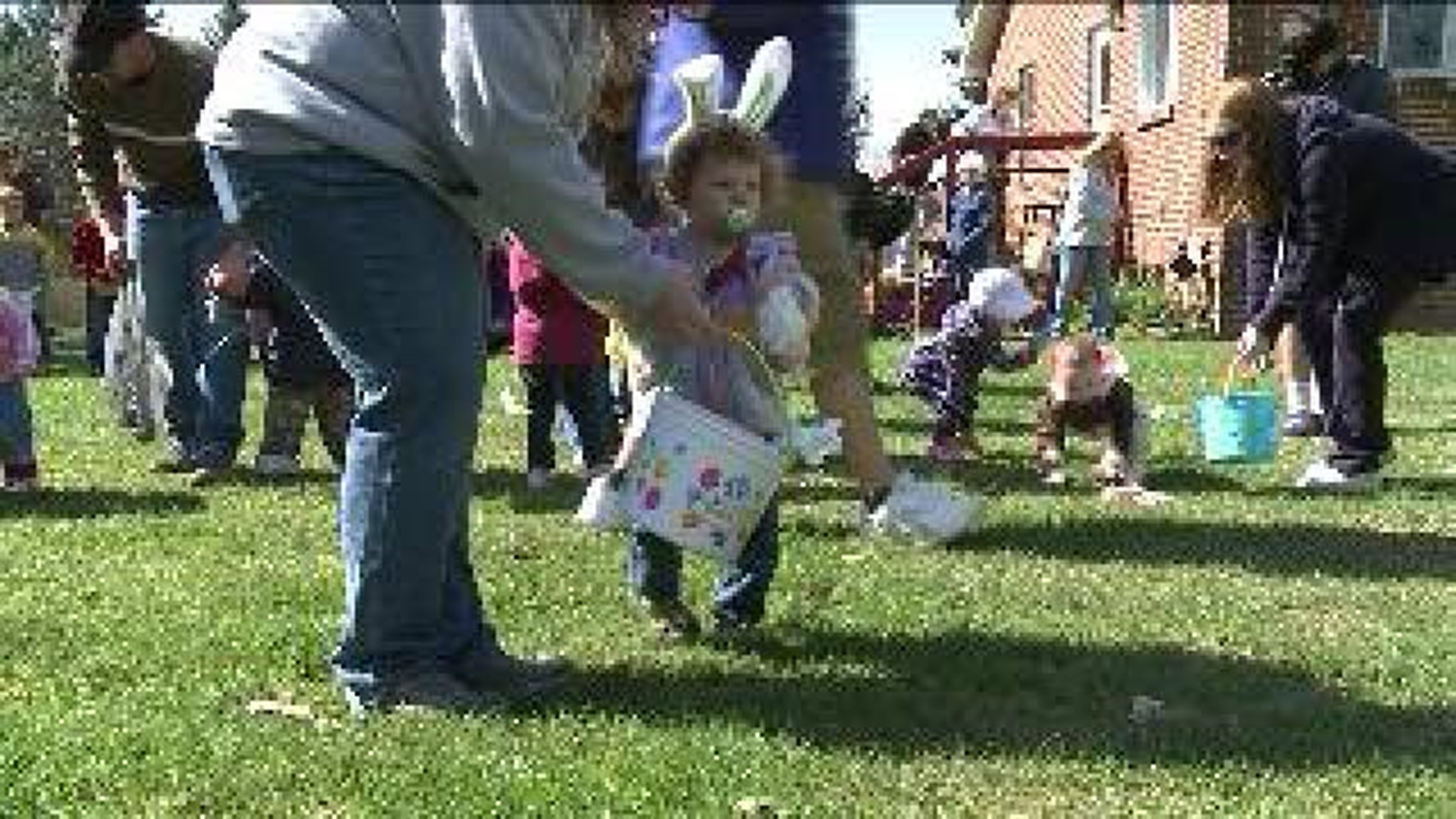 Couple Hosts 30th Annual Egg Hunt for Community