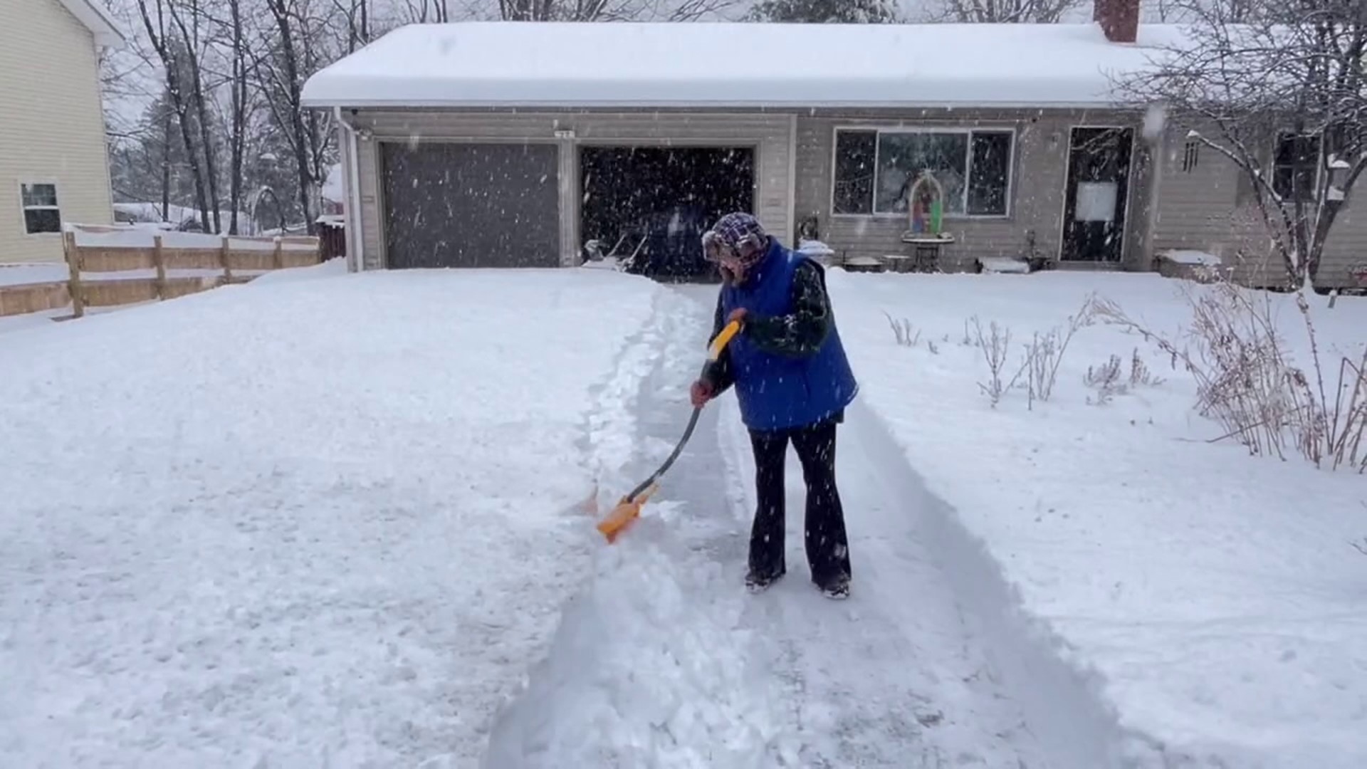 Cleaning up and clearing out, is how most neighbors in Mount Pocono spent their Sunday after nearly a foot of snow in parts of Monroe County.