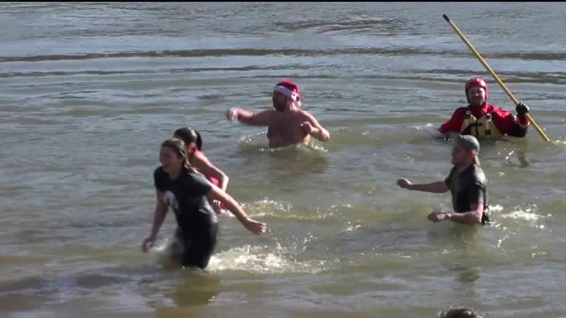 Third Annual Bulldawg Plunge Benefits Water Rescue Team