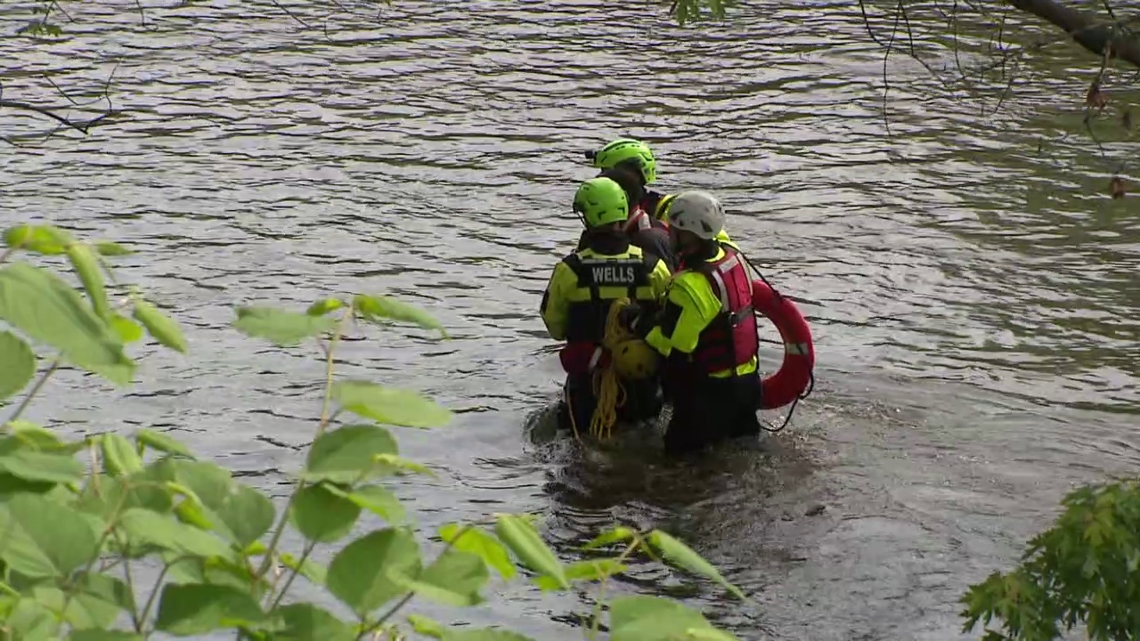 Scranton firefighters rescue man from the Lackawanna River | wnep.com
