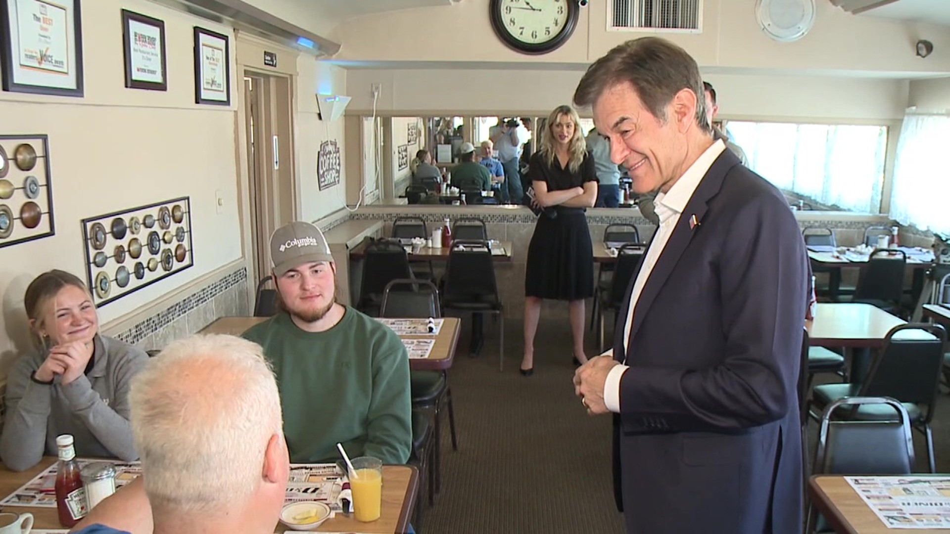 The celebrity Republican candidate met with customers at D's Diner in Plains Township on Tuesday.