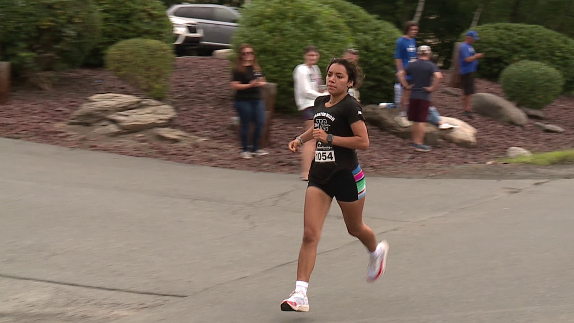 Runners took to the pavement Sunday for a good cause.