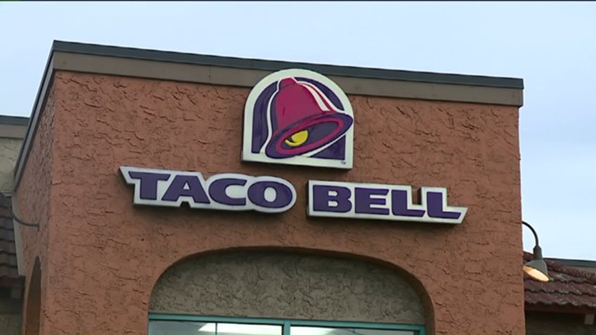 Police: Taco Bell Worker 'Skimmed' Customer Credit Cards at Drive-Thru