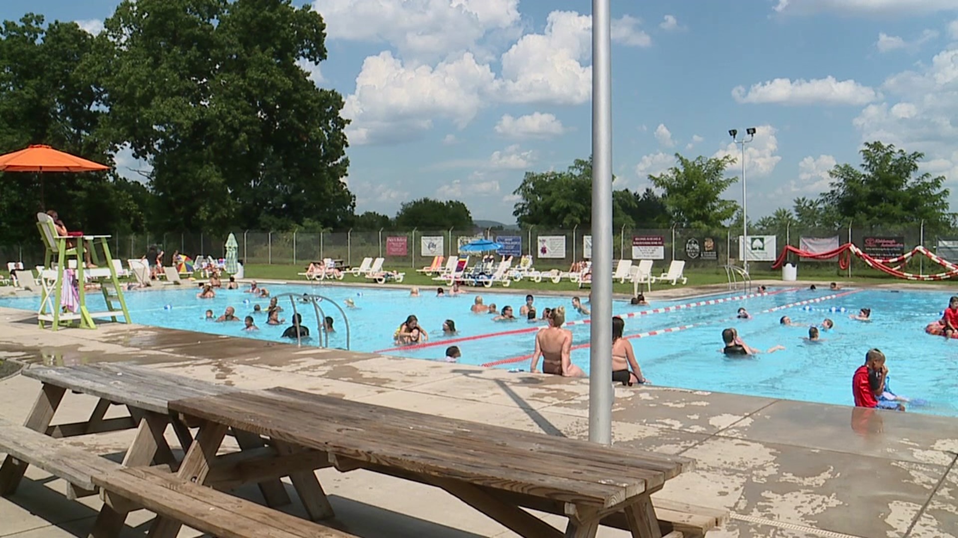 Folks near Berwick beat the heat by going for a swim. Newswatch 16s Chris Keating shows us how hundreds cooled off by the pool.