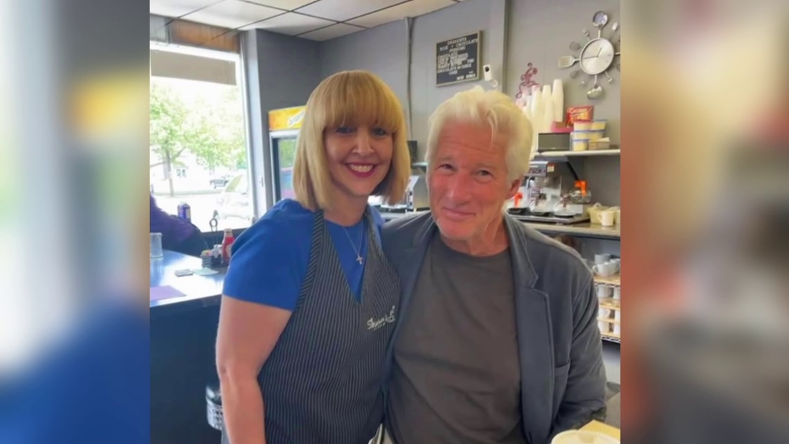 Celebrity sighting at Scranton restaurant - Vimarsana News
