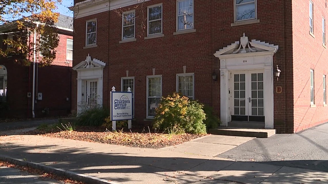 Therapist offers advice on school threats