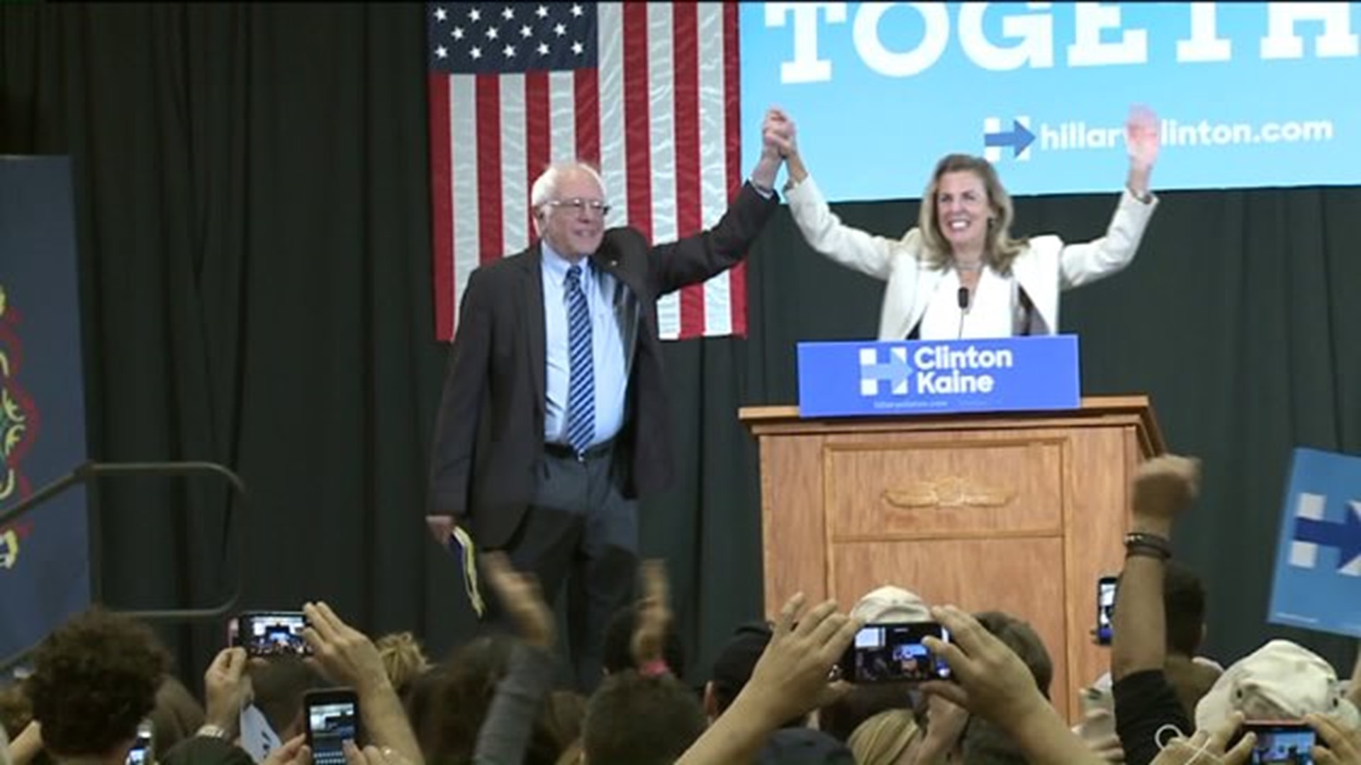 Sanders Campaigns for Clinton in Scranton