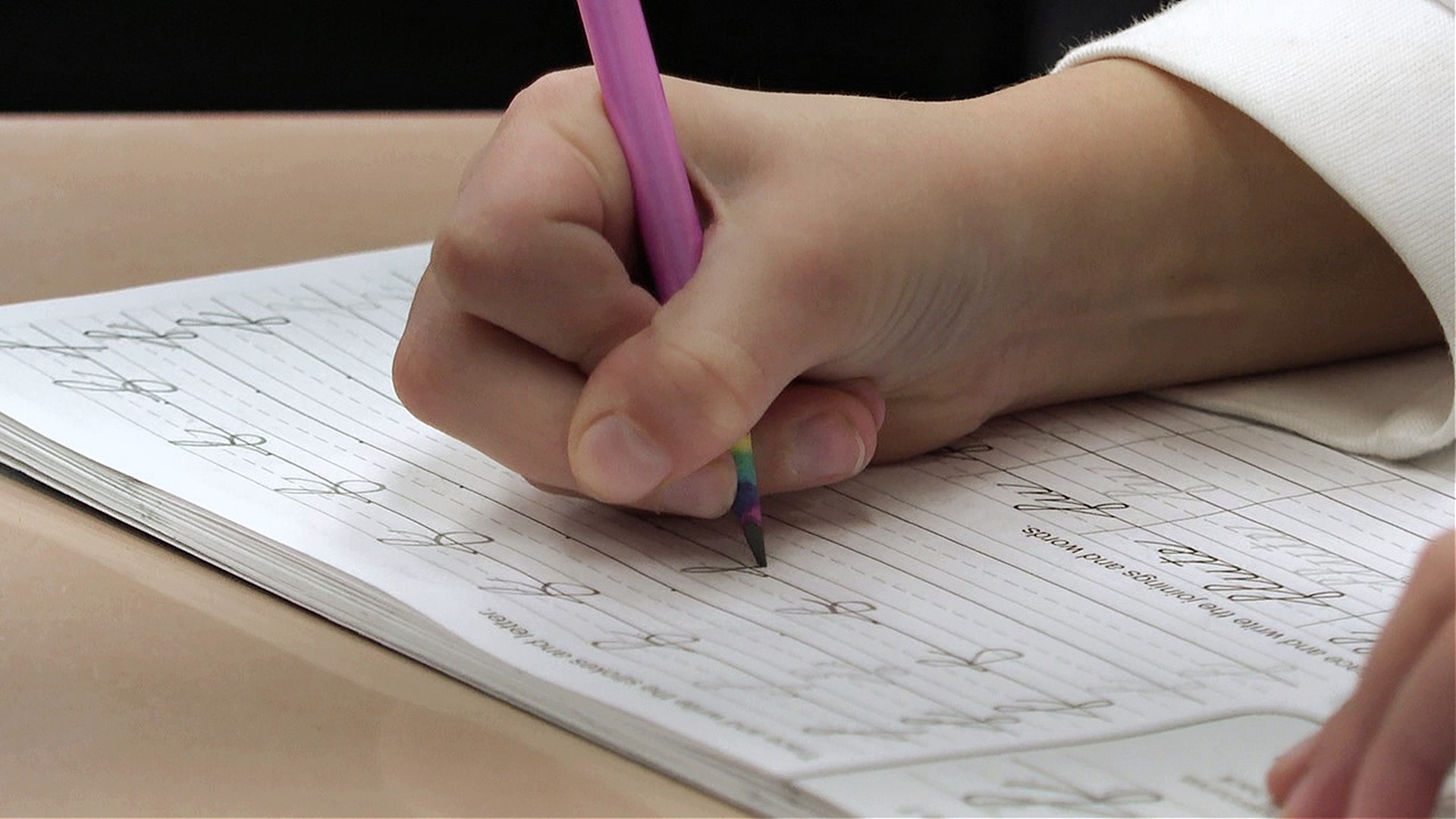 Newswatch 16's Courtney Harrison spoke with educators and students in Lackawanna County about handwriting in schools.