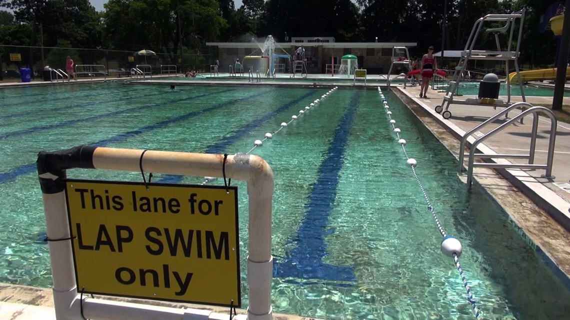 Kids Make Big Splash at Dansbury Park Pool