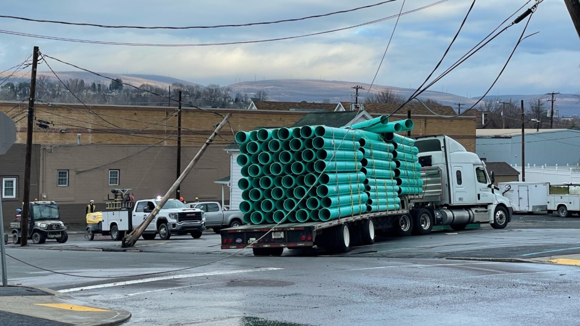 Crash leads to power outage in Lackawanna County