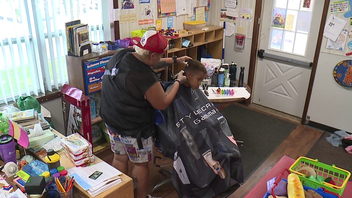 Scranton barbershop on the move, giving free haircuts - Vimarsana News