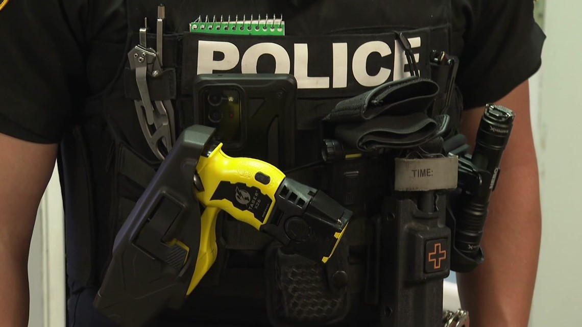 Shrinking blue line: Small police departments have trouble finding officers - Vimarsana News