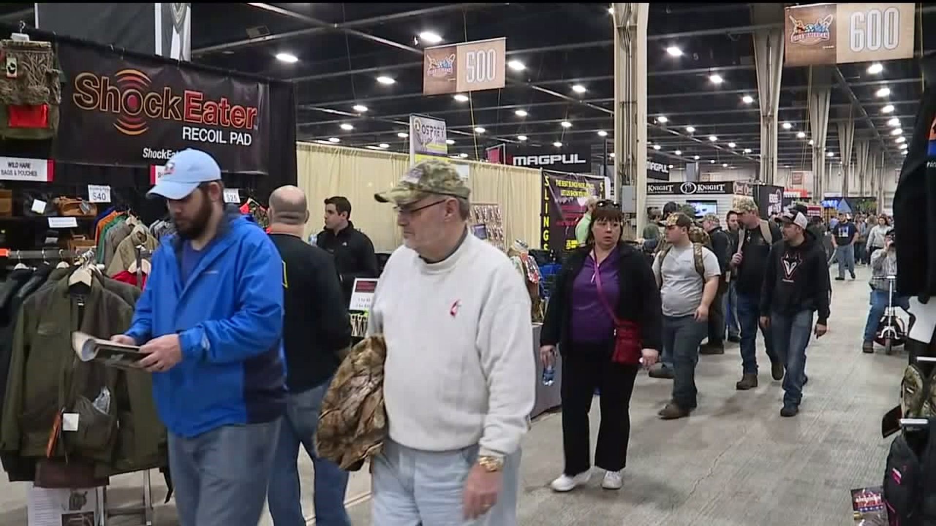 Crowds Head to `Great American Outdoor Show` in Harrisburg