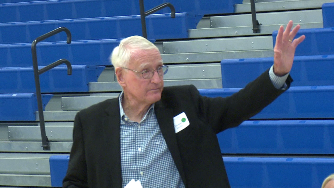 Basketball court dedicated to former athletic director in Dallas