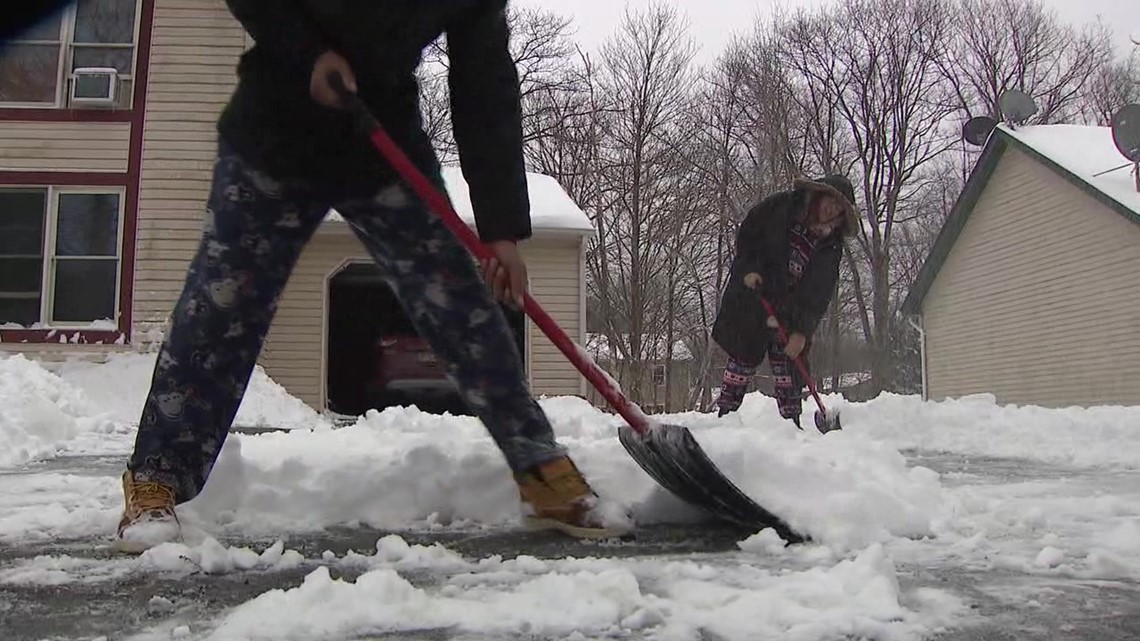 Monroe County shovelers take winter cleanup in stride - Vimarsana News