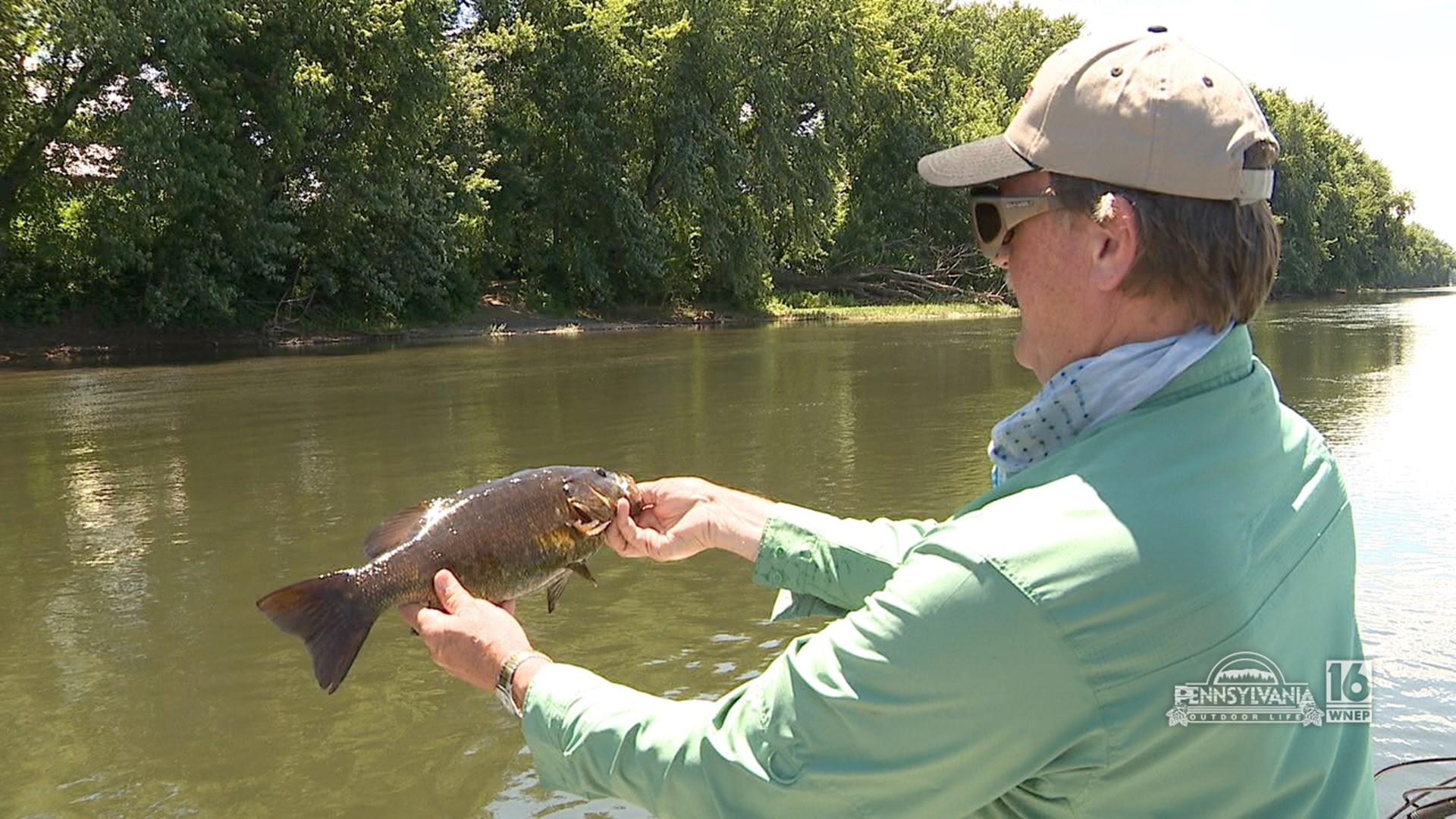 Catching Susquehanna Smallmouth bass with locally made baits.