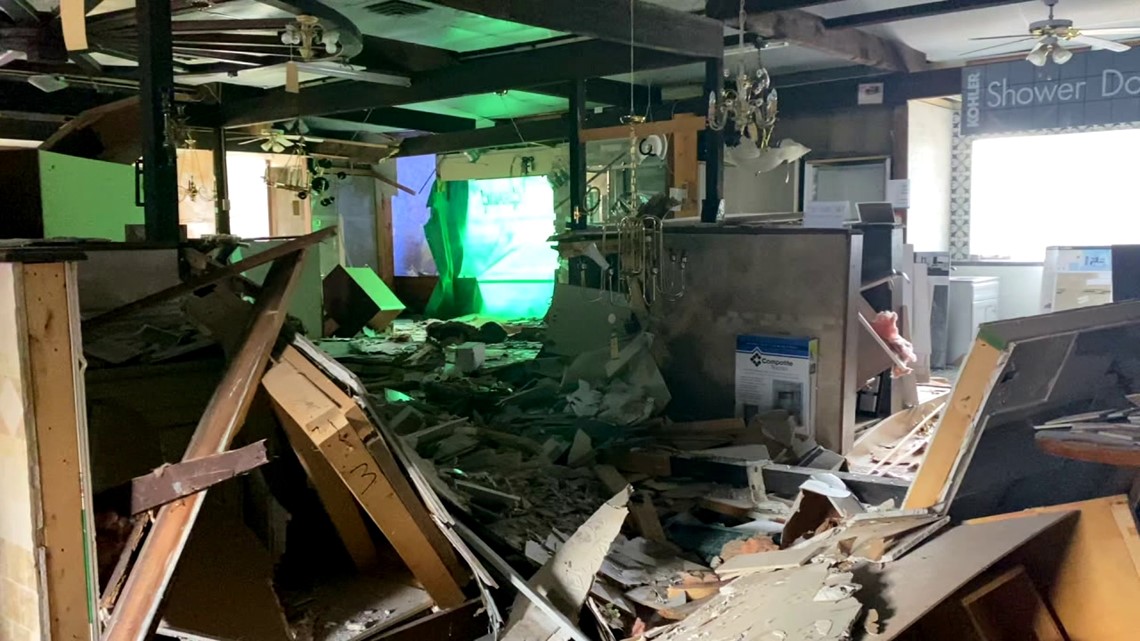 Car crashes into Schuylkill County store - Vimarsana News