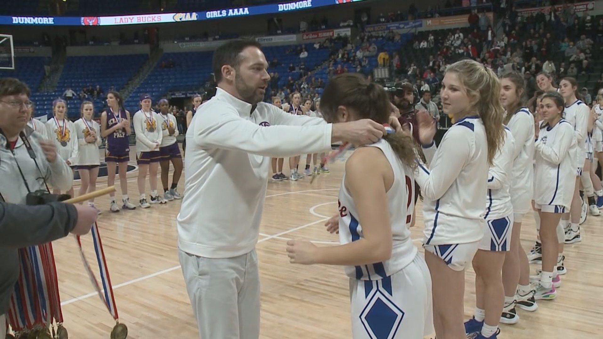 Dunmore Beat Scranton Prep 43-42 in the District IV Class 4A Championship