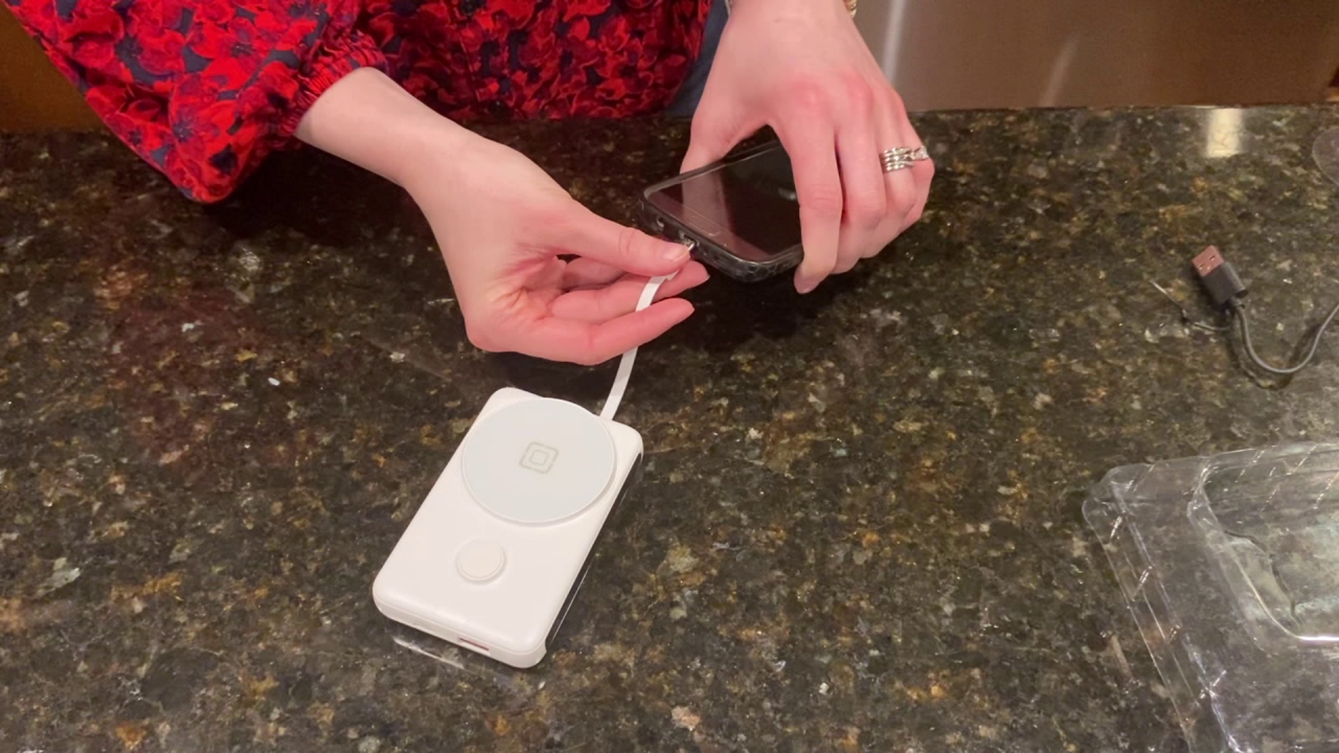 Newswatch 16's Kurt Aaron tests the Incipio Power Bank, the device that claims to allow multiple devices to charge at once with a magnetic wireless charging pad.