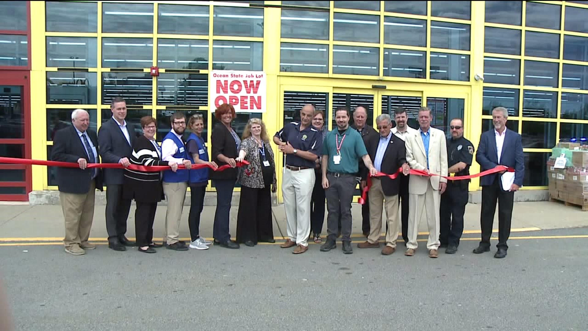Ribbon Cutting Marks Grand Opening of Ocean State Job Lot in Wilkes-Barre