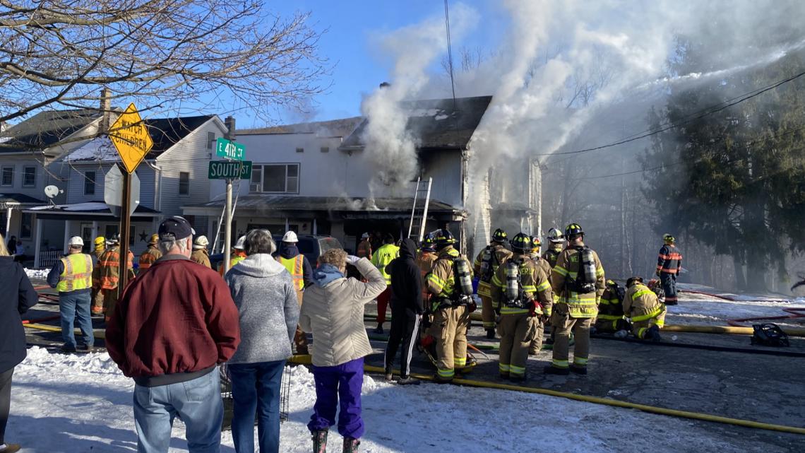 Crews battle blaze in Jim Thorpe