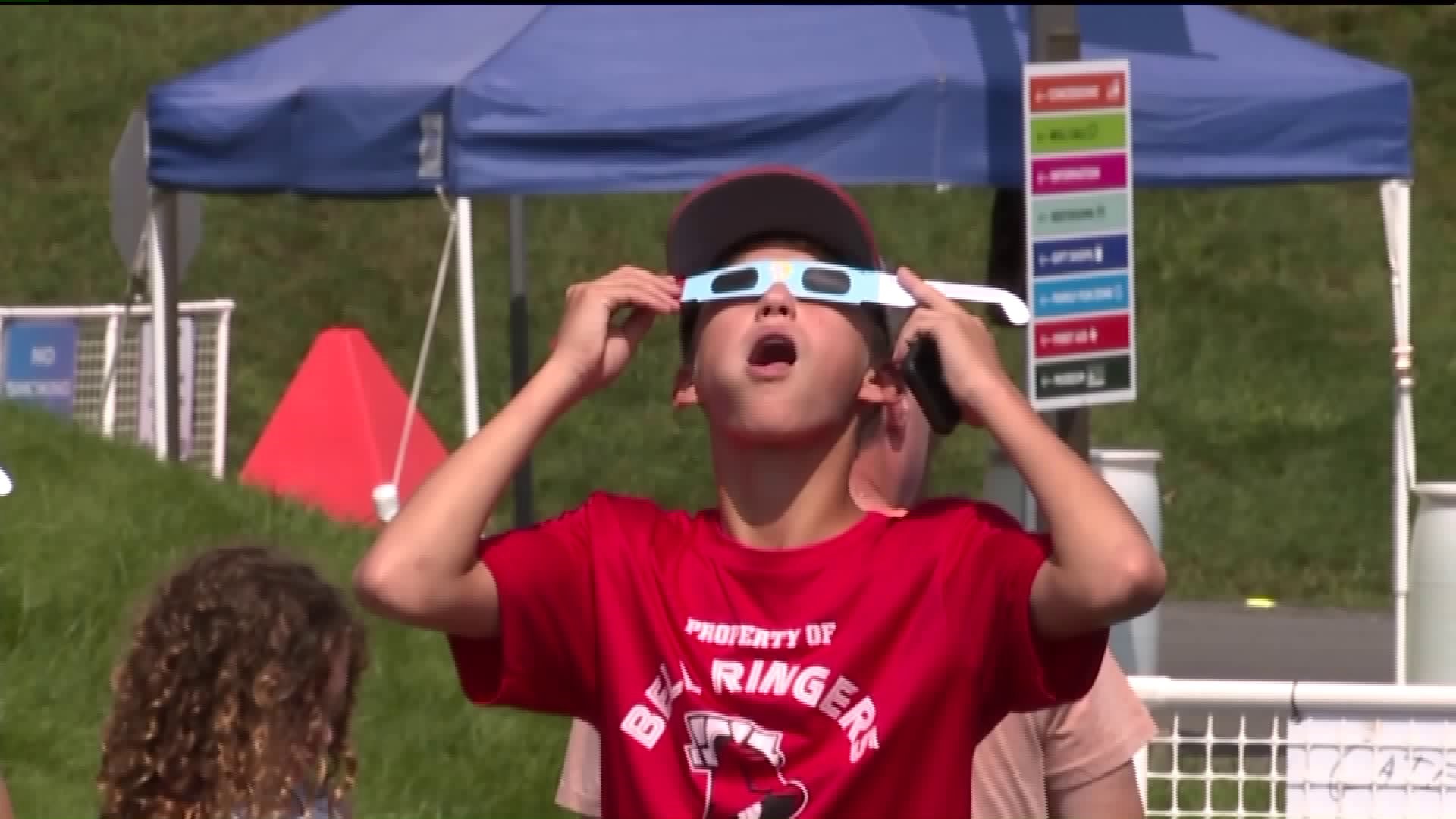 Athletes, Fans Enjoy Eclipse at Little League World Series