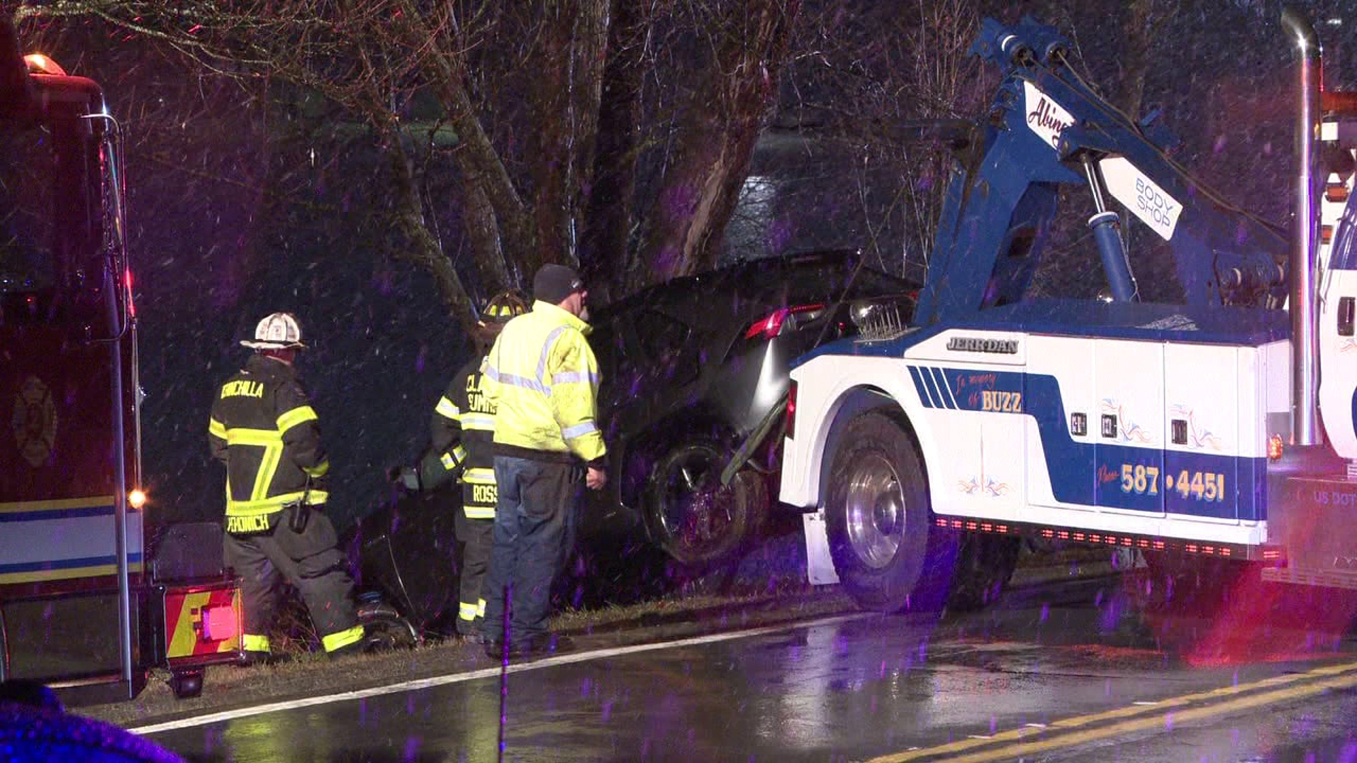 Car veers off road and into lake in South Abington Township | wnep.com