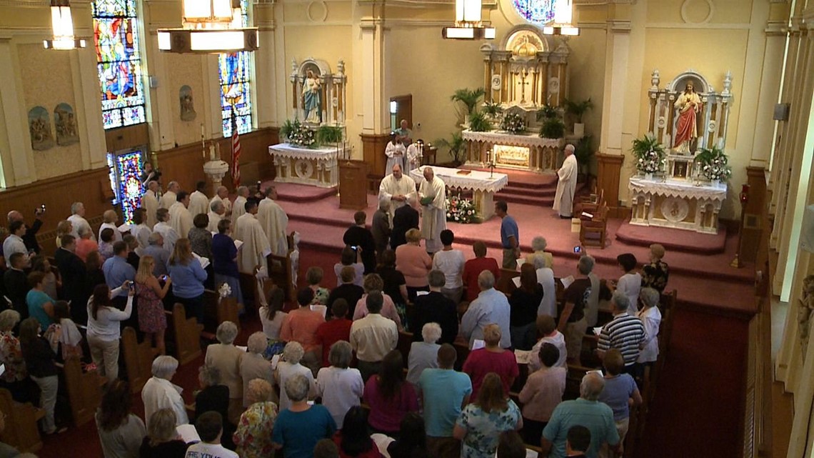 Final Mass As Church Closes Its Doors 