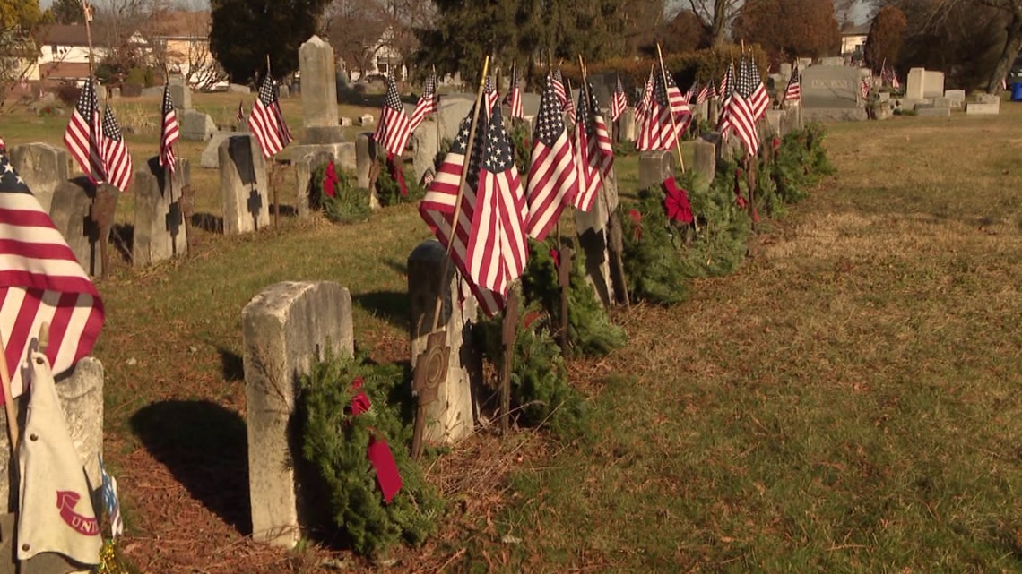 Volunteers Take Part In Wreaths Across America Near Wilkes-Barre | Wnep.com