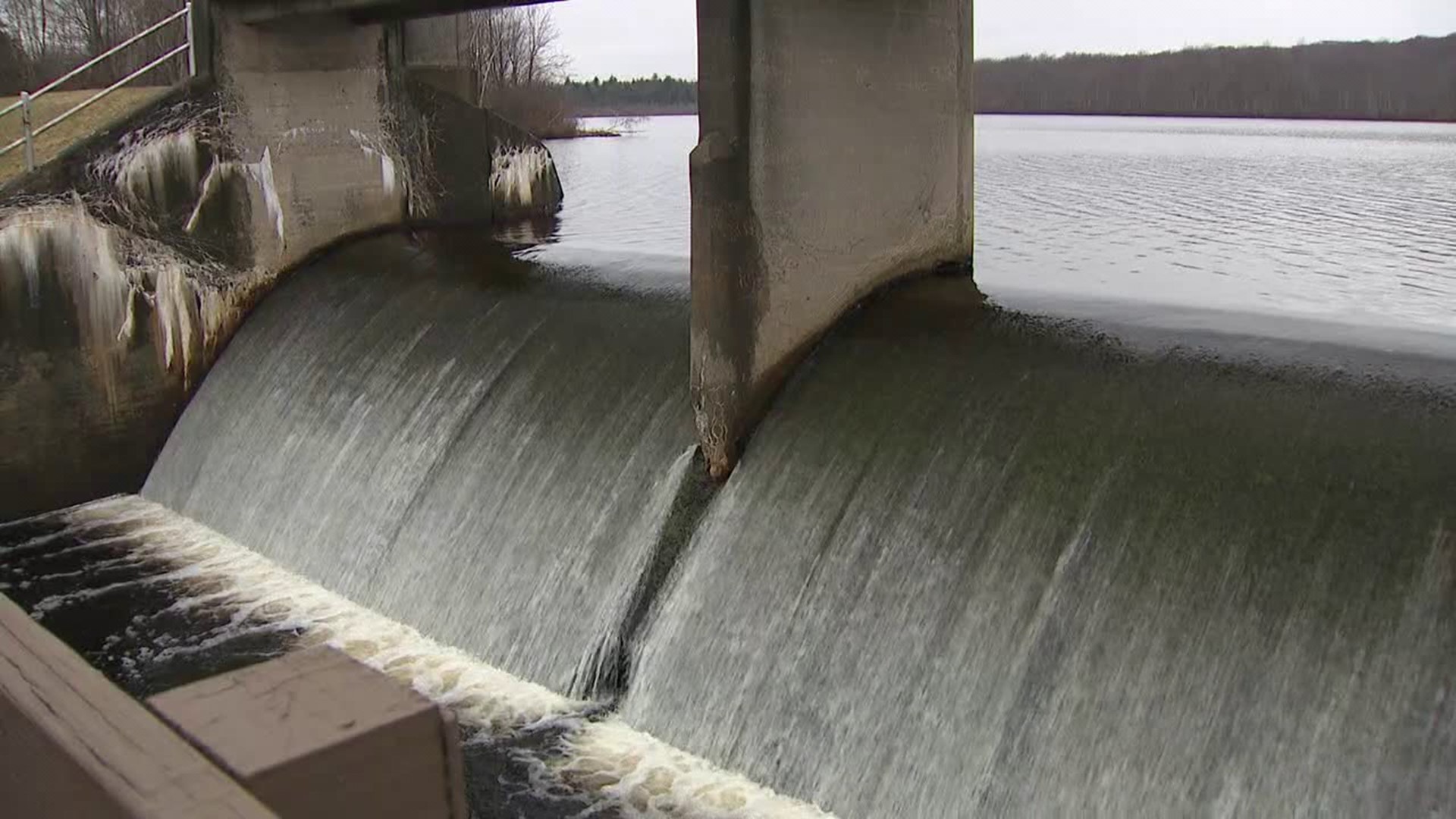 Newswatch 16's Emily Kress shares the plans for a dam replacement project and the impact it will have on visitors in Monroe County.
