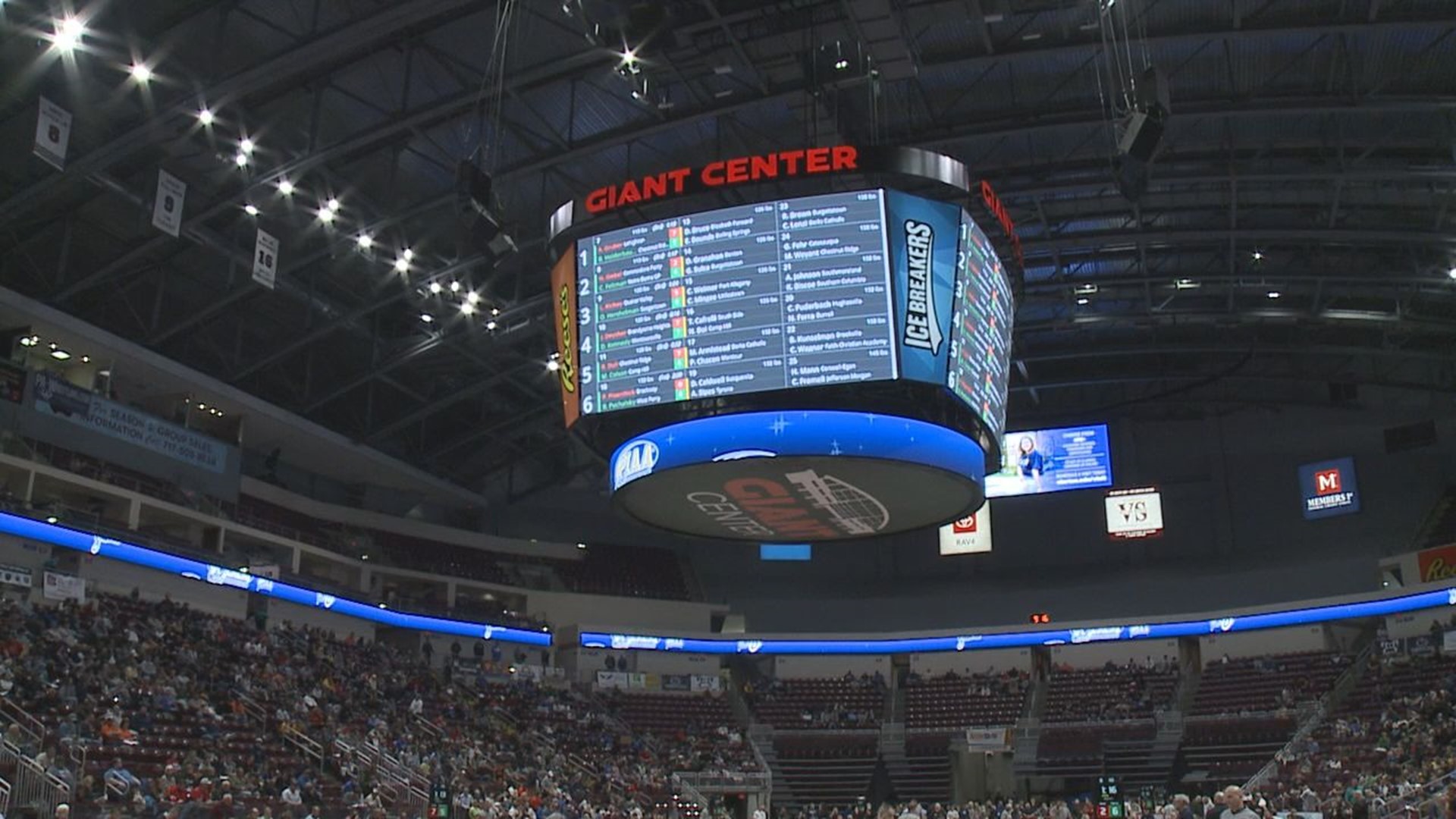 Local Wrestlers Impress in First Rounds at PIAA Championships