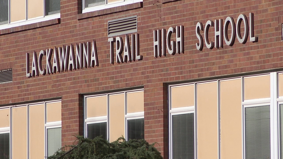 Pennsylvania schools to notify parents, employees of incidents involving weapons under new law