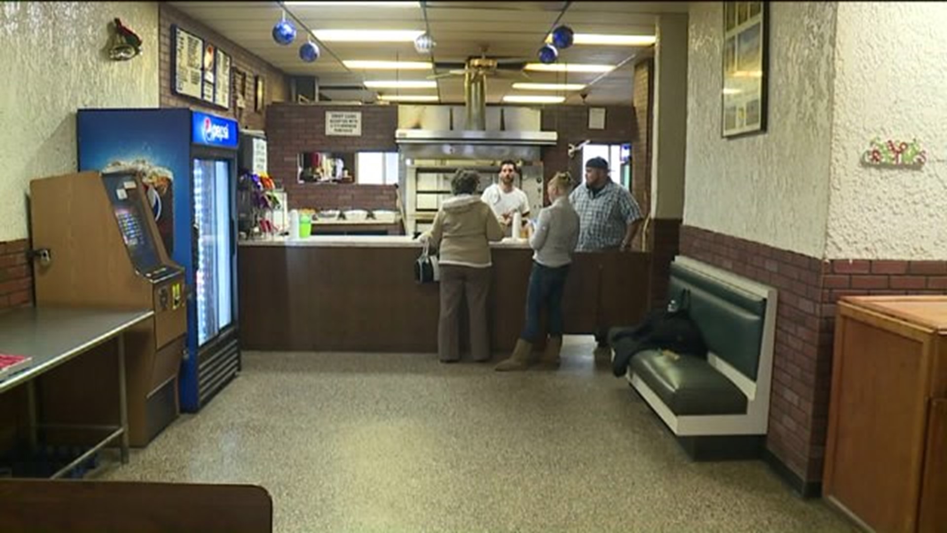 Scranton Pizza Shop Serves up Meals for Those in Need