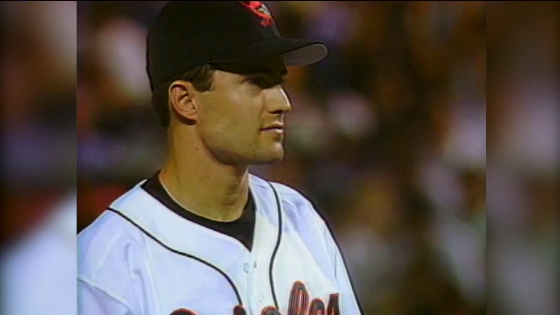 Mussina Learns He's Elected to Baseball Hall of Fame