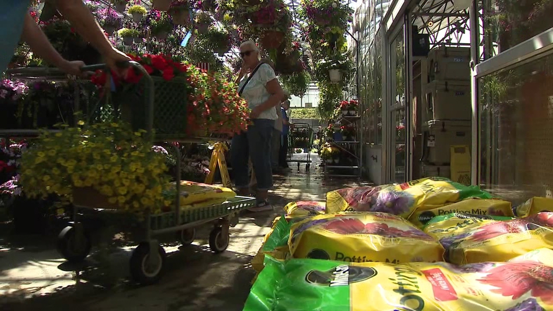 Dunmore garden center sees surge in customers as warm weather arrives