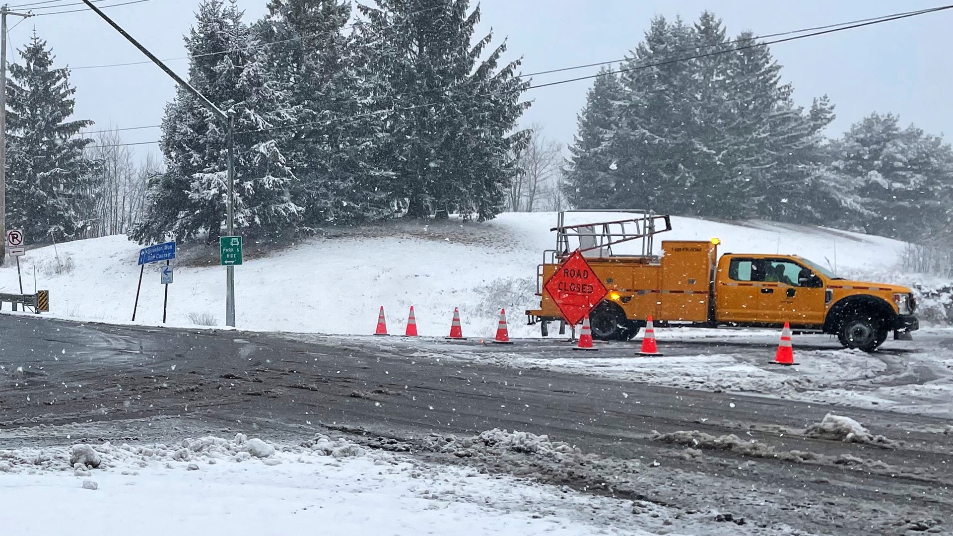 Crash closes part of I-84 in Lackawanna County | wnep.com