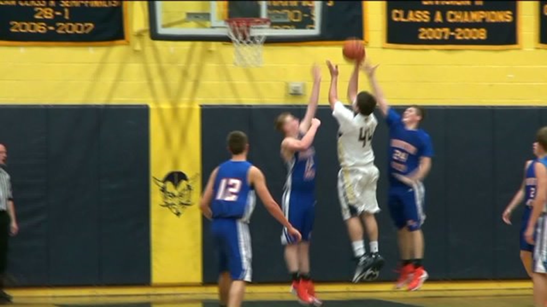 Old Forge Boys Hold Off Mountain View 47-42