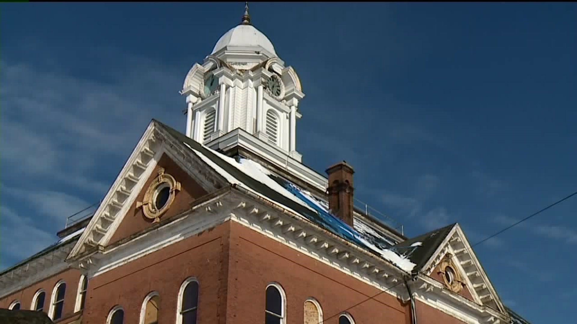 Group Works to Fix Clock Tower in Carbon County