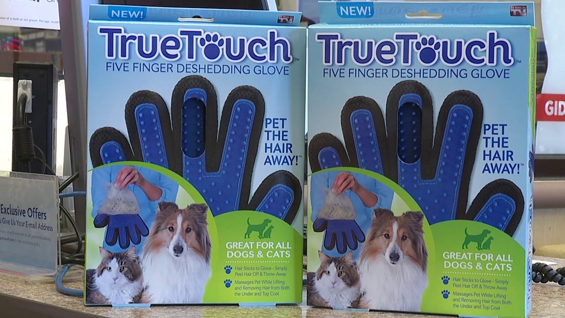 True touch five finger deshedding outlet glove