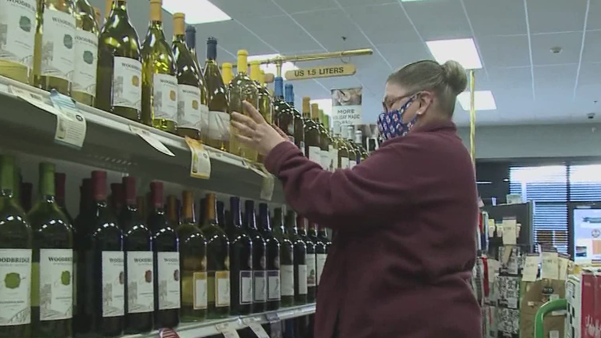 The COVID-19 pandemic is changing how people will celebrate the start of a new year. As Newswatch 16's Carolyn Blackburne shows us, liquor and beer stores are busy.