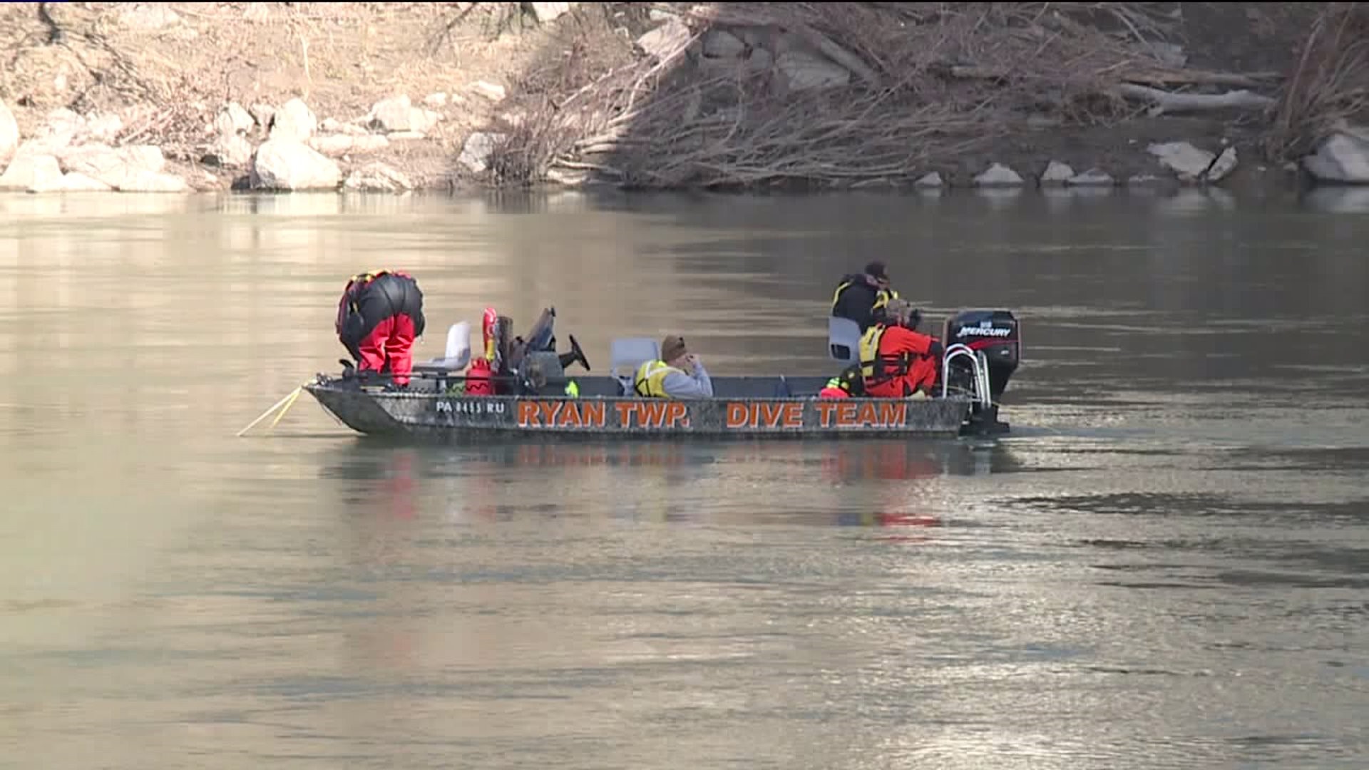 Crews Back on the River Looking for Missing Woman