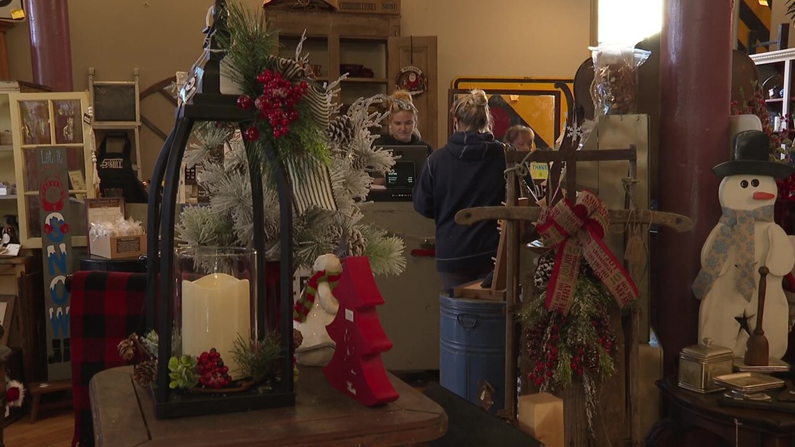 Holiday shopping underway in Tamaqua - Vimarsana News