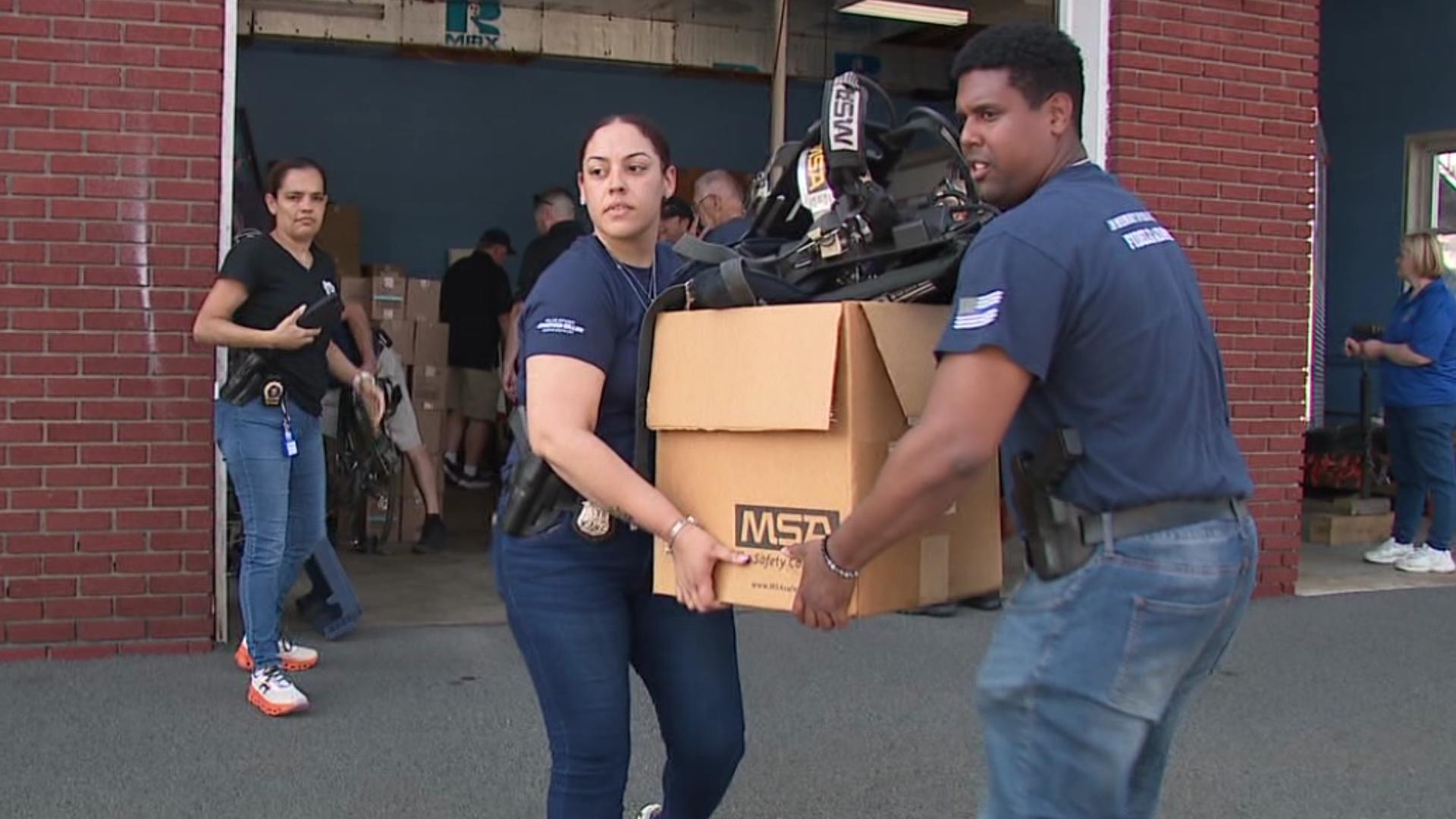 Extra gear from emergency crews in our area is being shipped out to help first responders in the Dominican Republic.