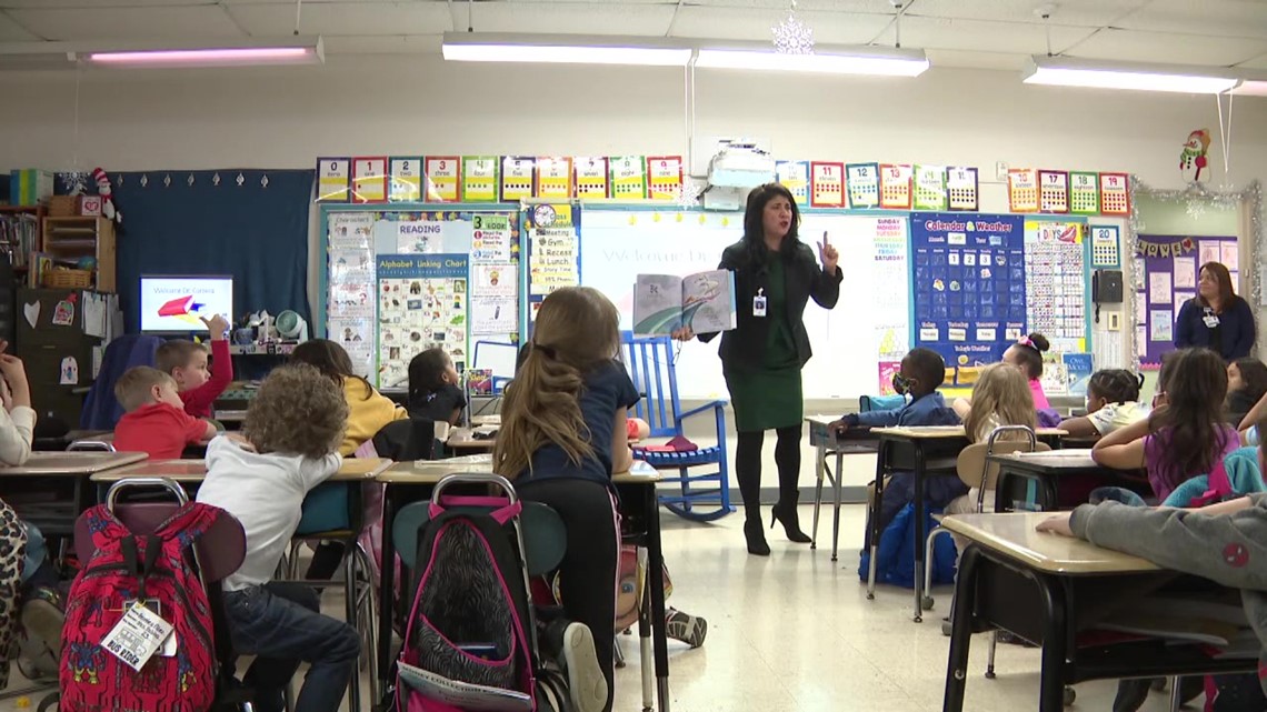 Education leader reads to Carbon County students - Vimarsana News