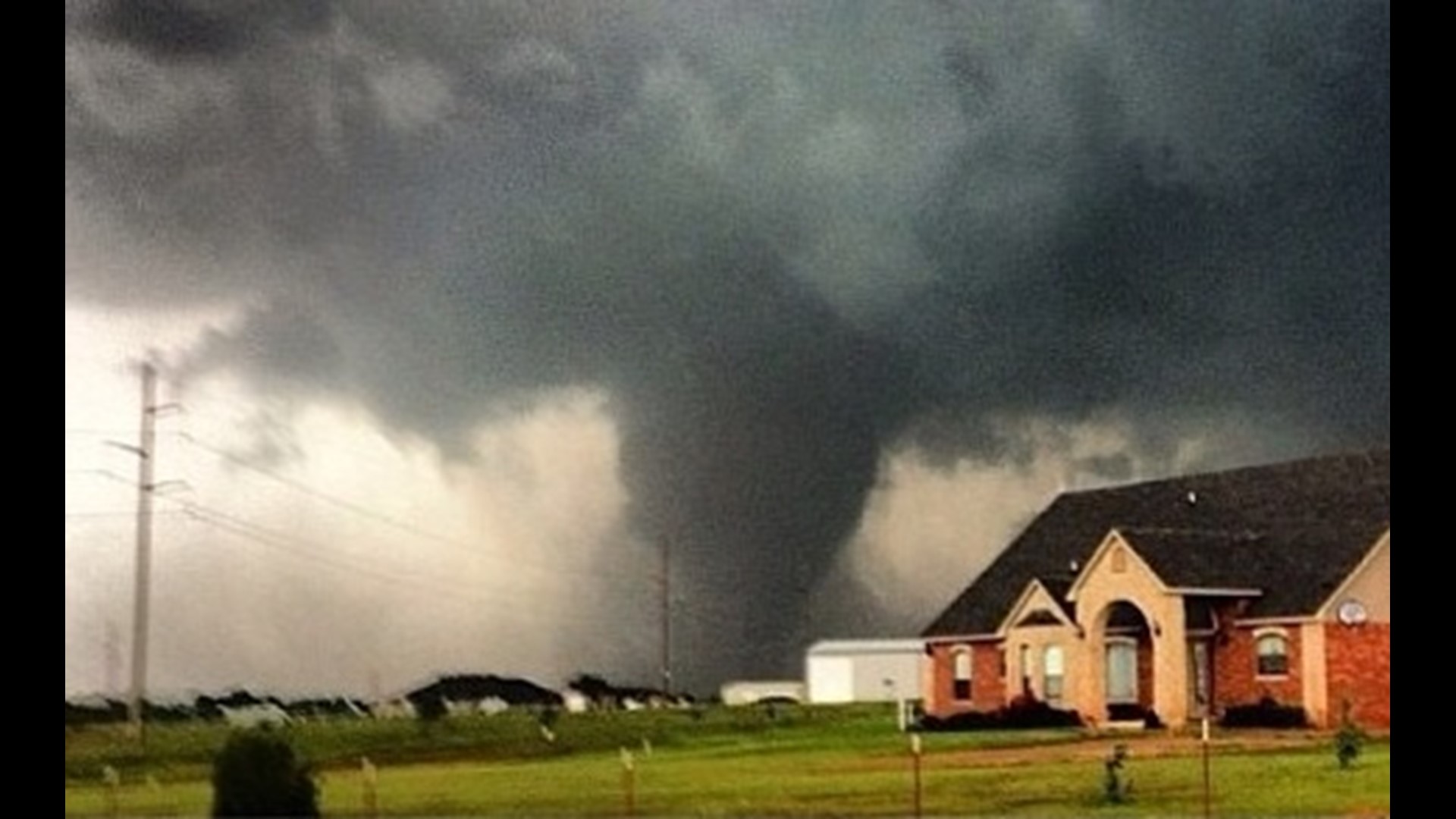 10 Amazing Photos of the Moore, Oklahoma Tornado