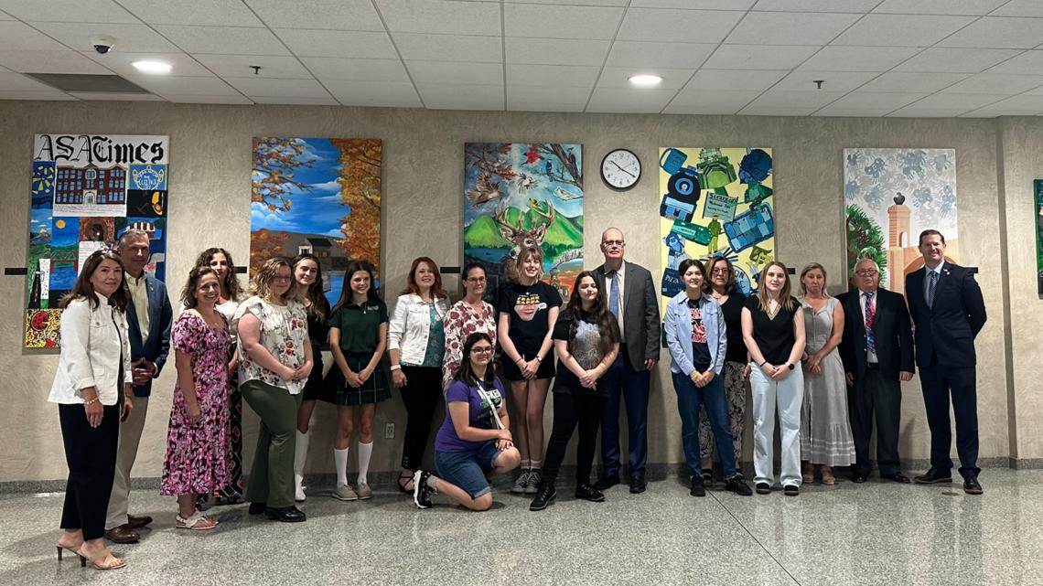 Student Art to Welcome Travelers - Vimarsana News
