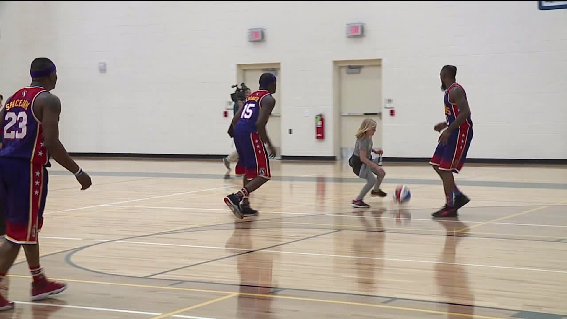 Open House at Friedman JCC Includes Visit from Harlem Wizards