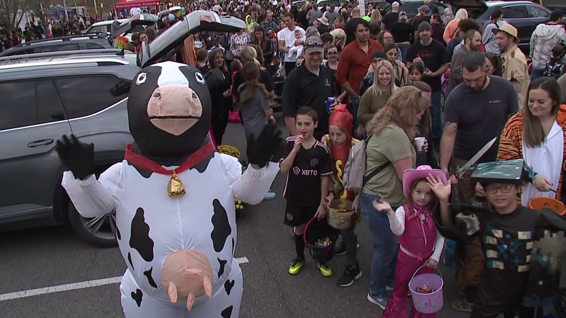 Trunk or Treat in Danville collects donations for Feed A Friend